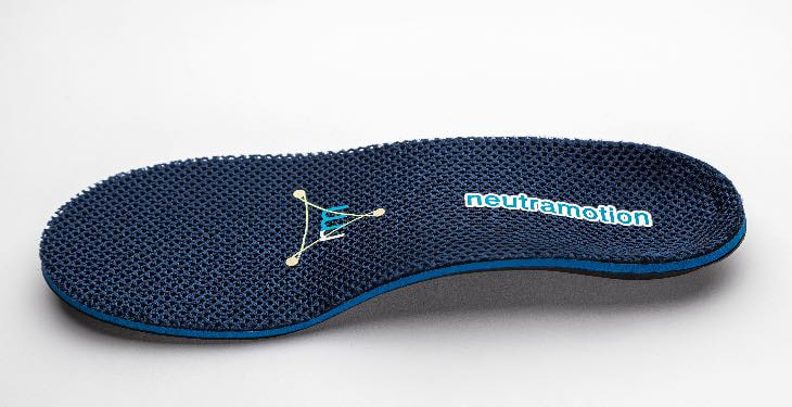 ゴルフとインソール。アドレス時の重心バランスを補正。トップでも右足のウエイトキープやインパクトでの下半身の踏ん張りと左サイドのキープが可能となります